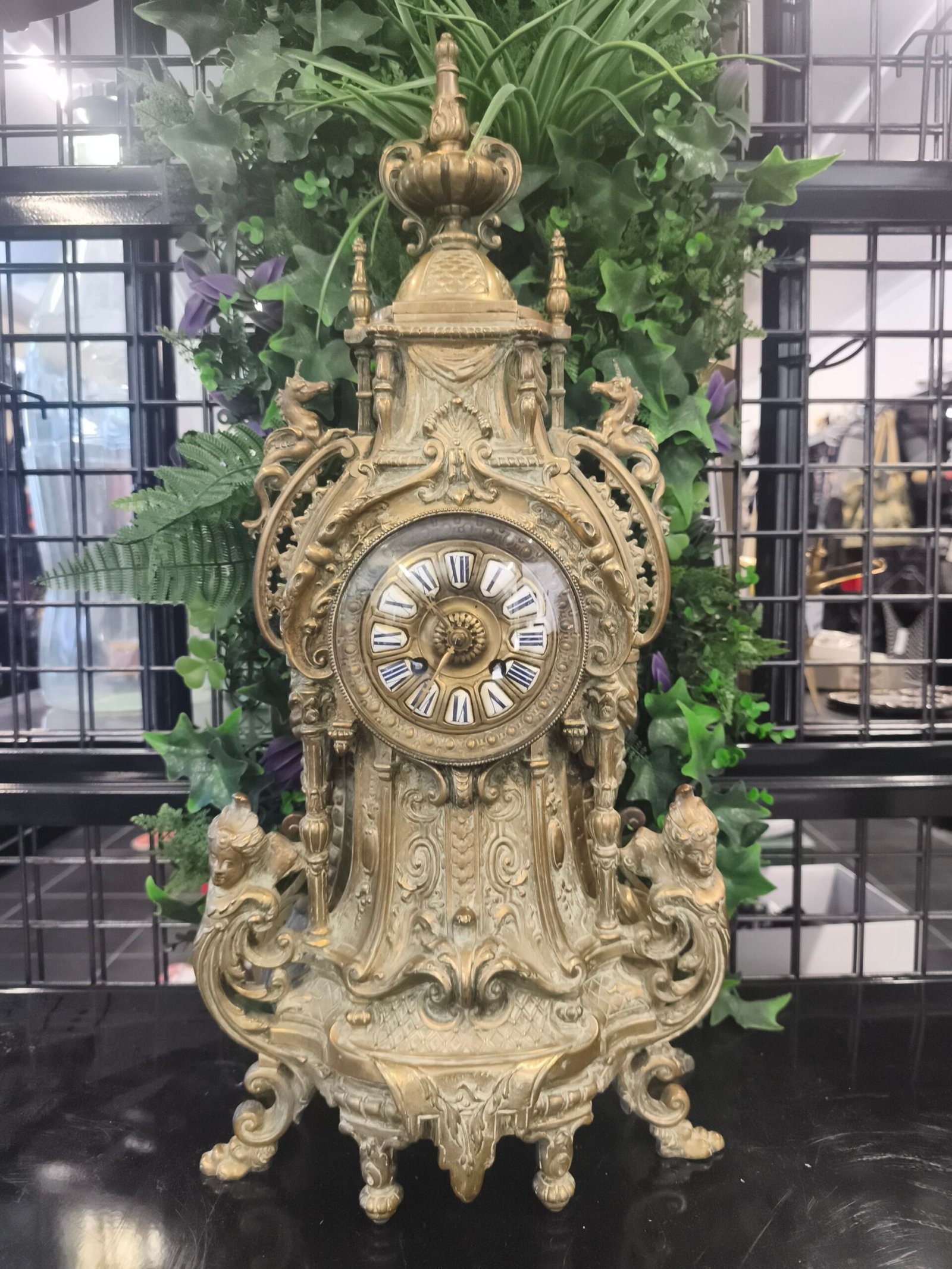 Horloge de style Napoléon III richement ornée