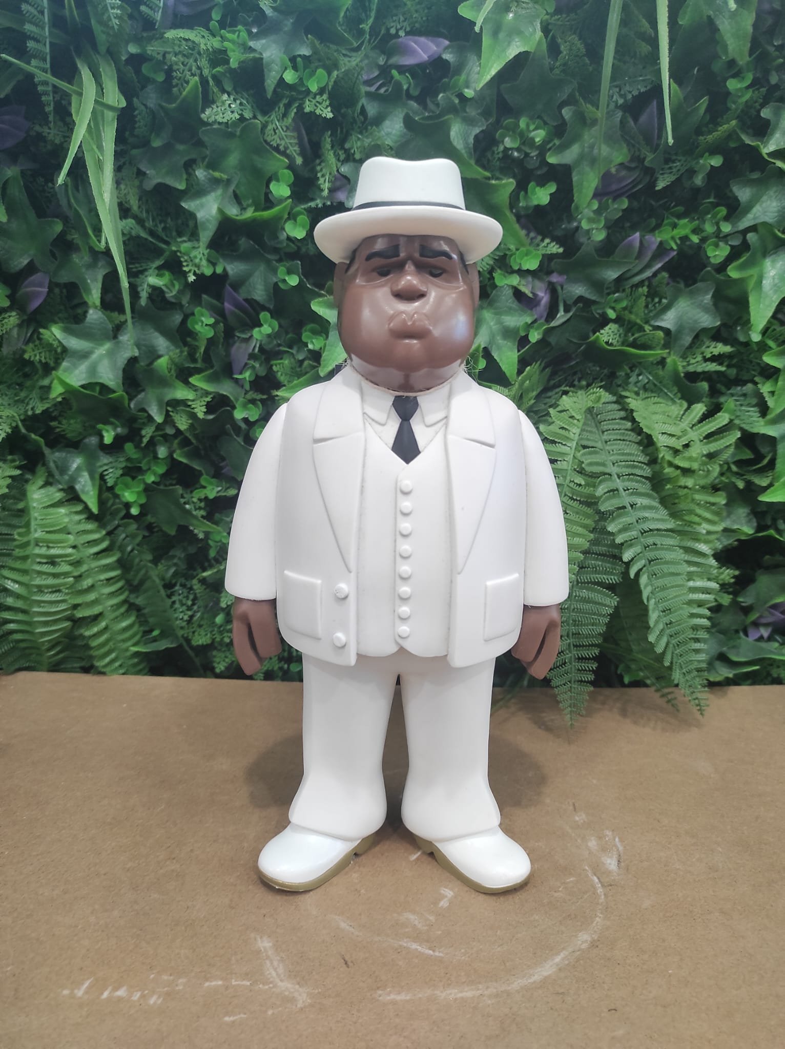 Lot The Notorious B.I.G. – Figurine de collection & T-shirt « Hypnotize Tour »