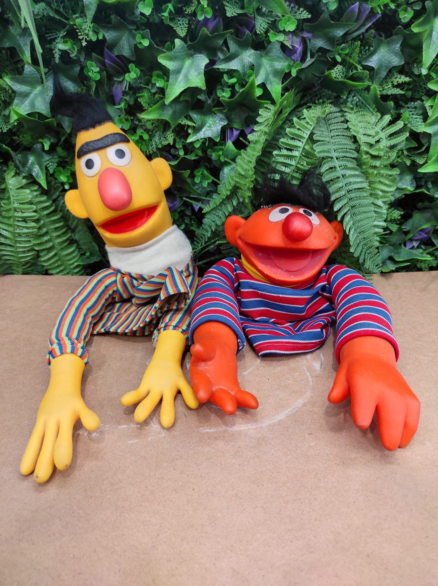 Lot de marionnettes vintage Bert et Ernest