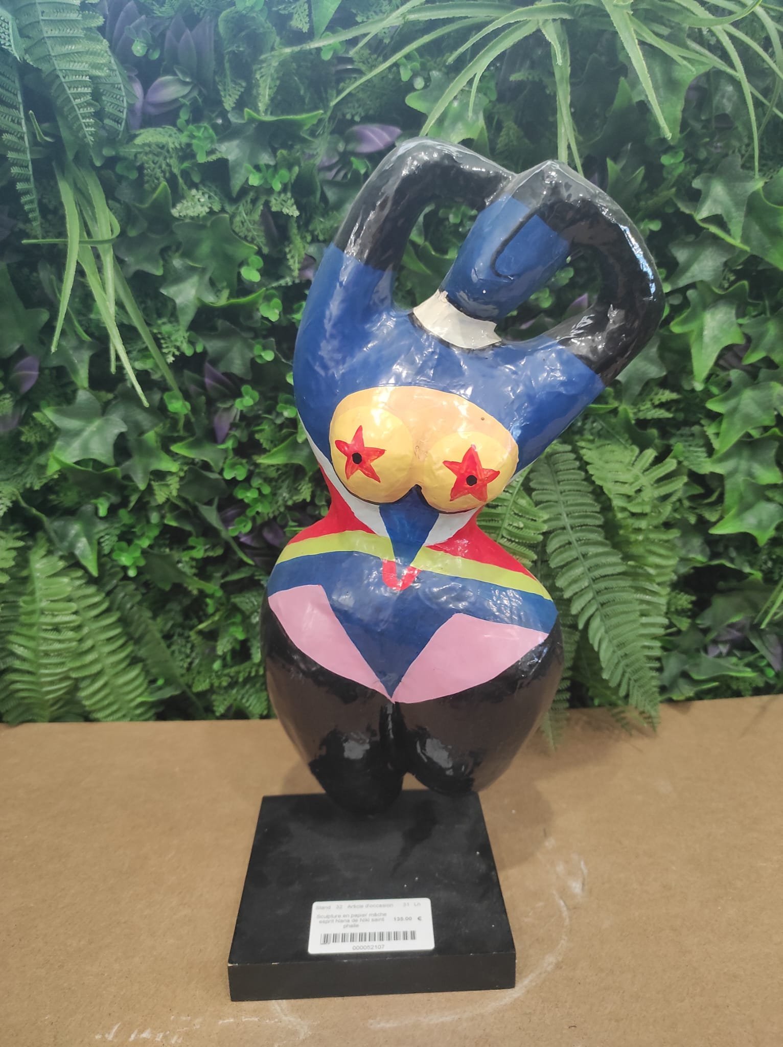 Sculpture pop art féminine abstraite