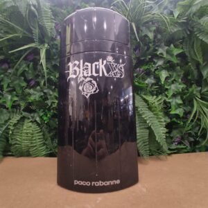 Paco Rabanne Black XS – Présentoir publicitaire géant de parfum