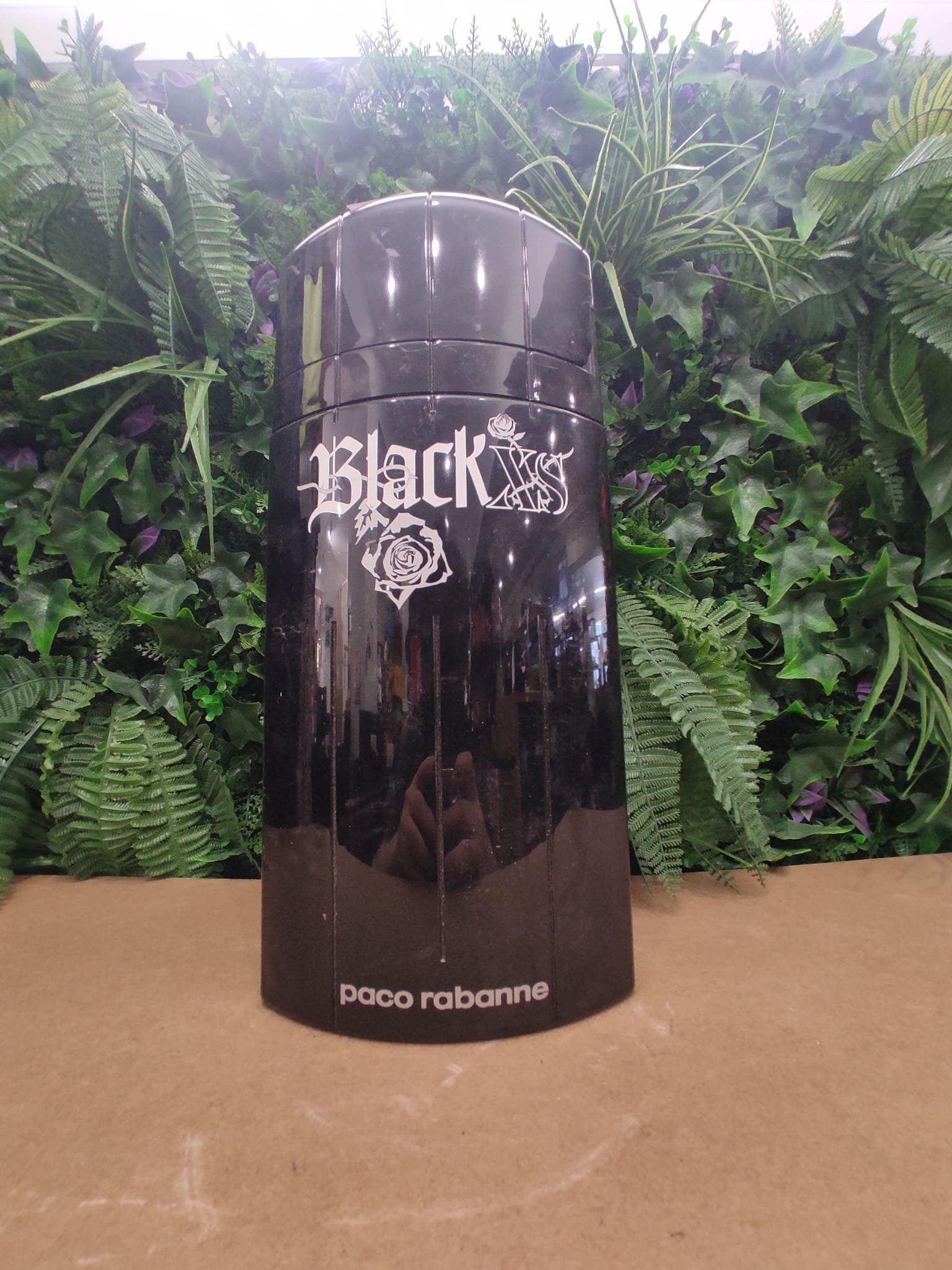 Paco Rabanne Black XS – Présentoir publicitaire géant de parfum