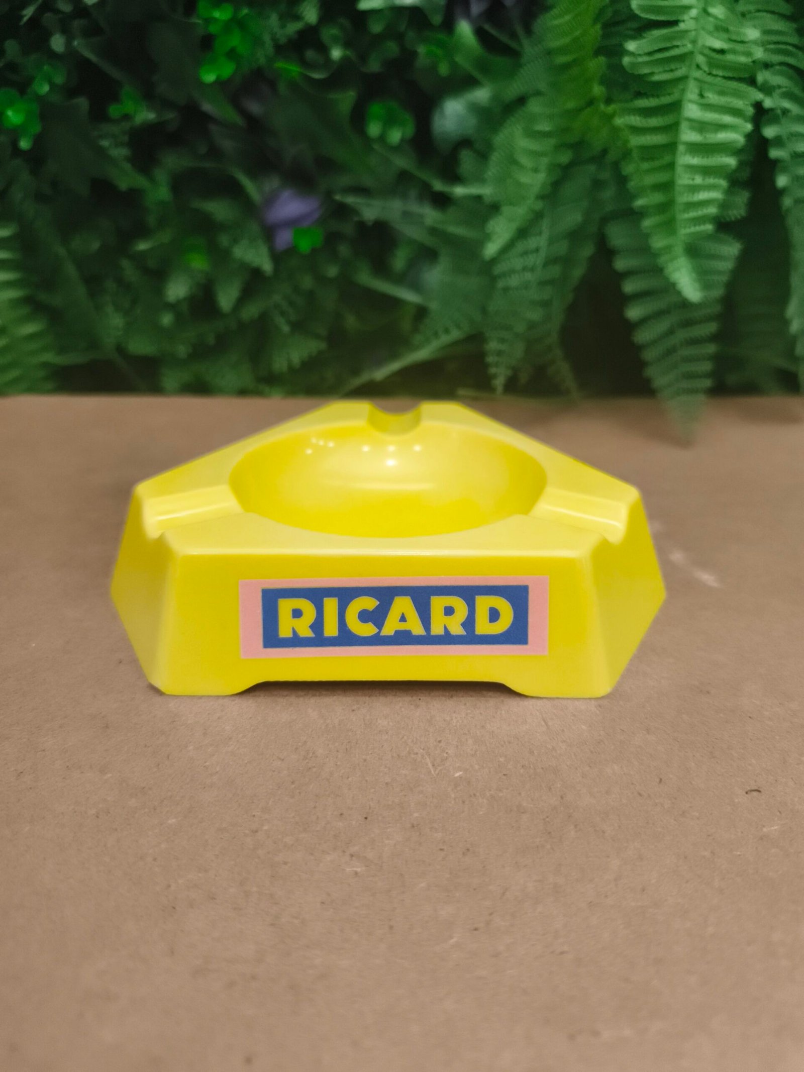 Cendrier Ricard Vintage Jaune 3 Cigares – Cendrier Publicitaire de Bar Bistrot