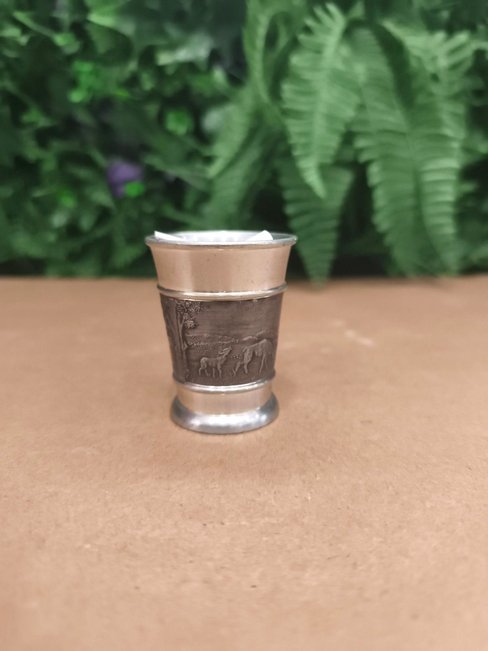 Petit Gobelet à Liqueur en Étain Décor Animal