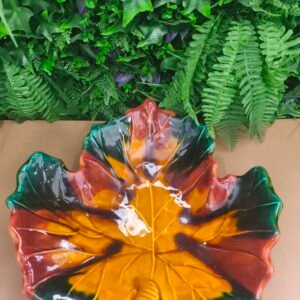 Grand plat feuille Vallauris vintage en céramique émaillée multicolore